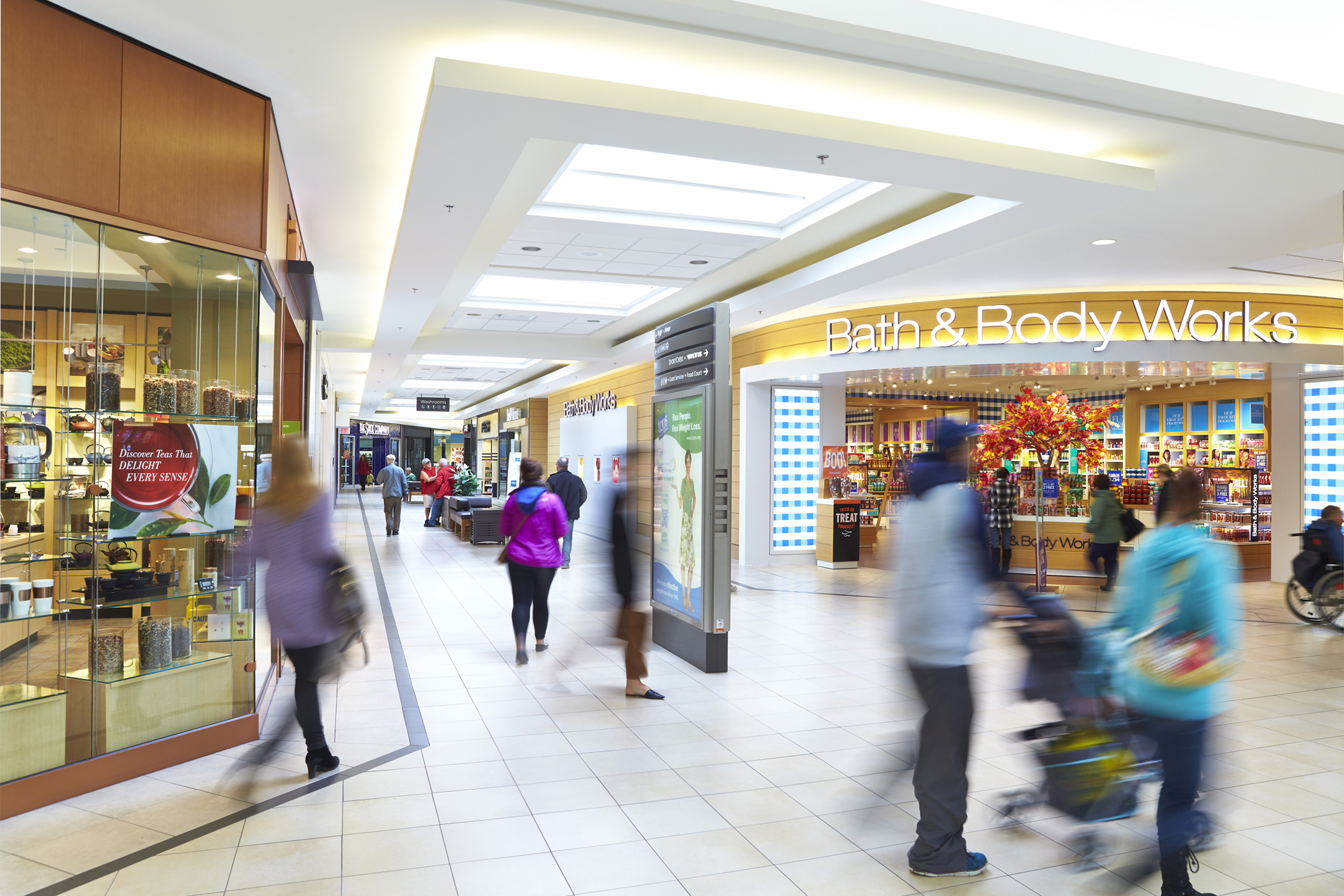 naturalizer centerpoint mall